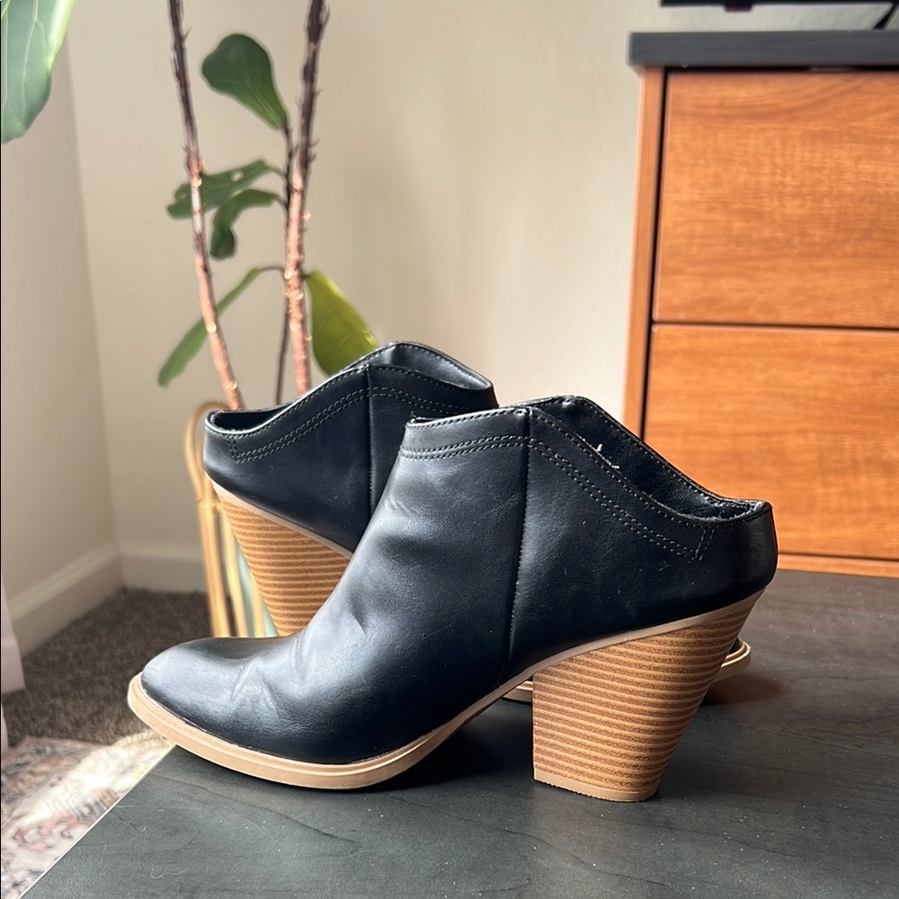 Black Dolce Vita slip on booties